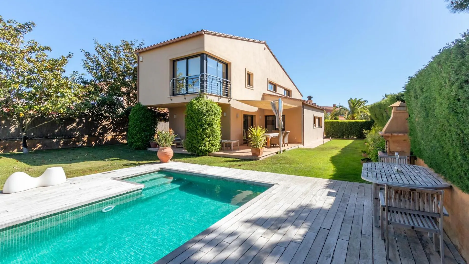 Preciosa Villa En La Costa Brava Montrás
